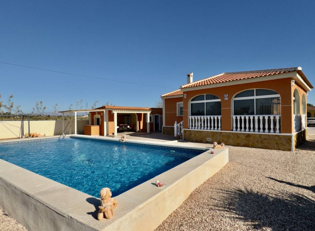 Herverkoop - Finca / Country Property -
Catral