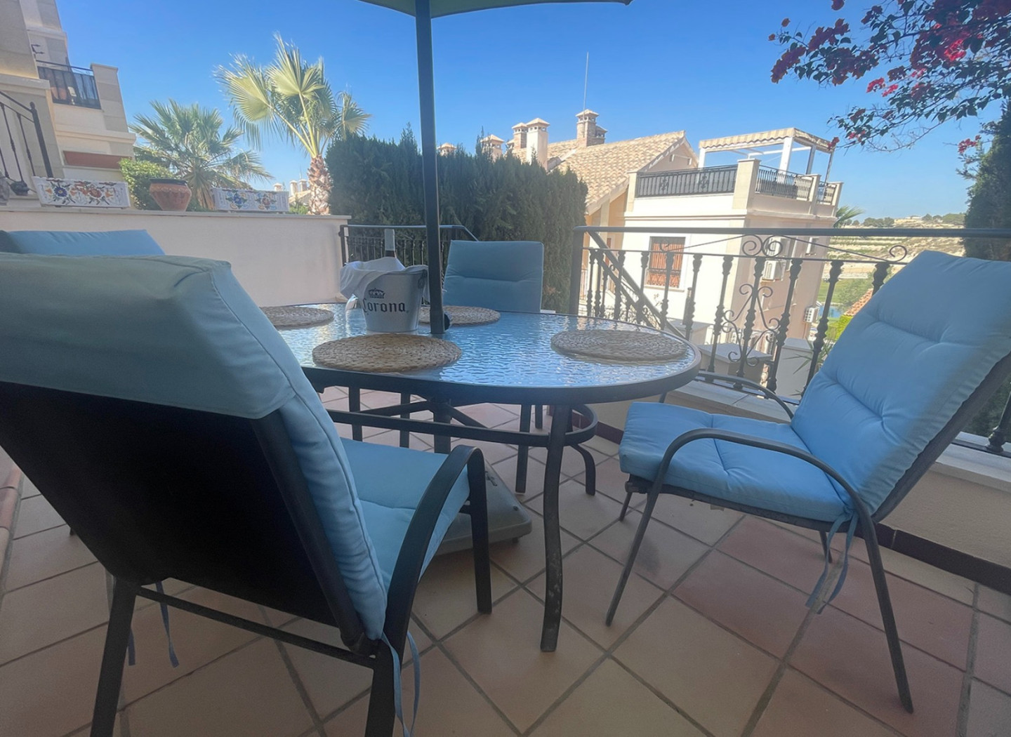 Herverkoop - Geschakelde woning -
Algorfa - La Finca Golf