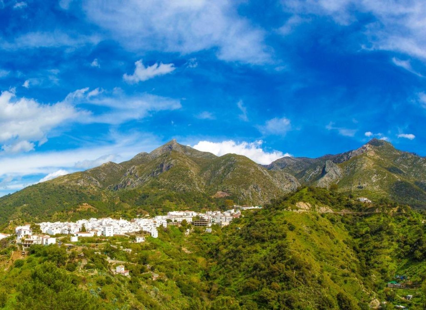 Neubau - Penthouse -
Istán - Cerros De Los Lagos