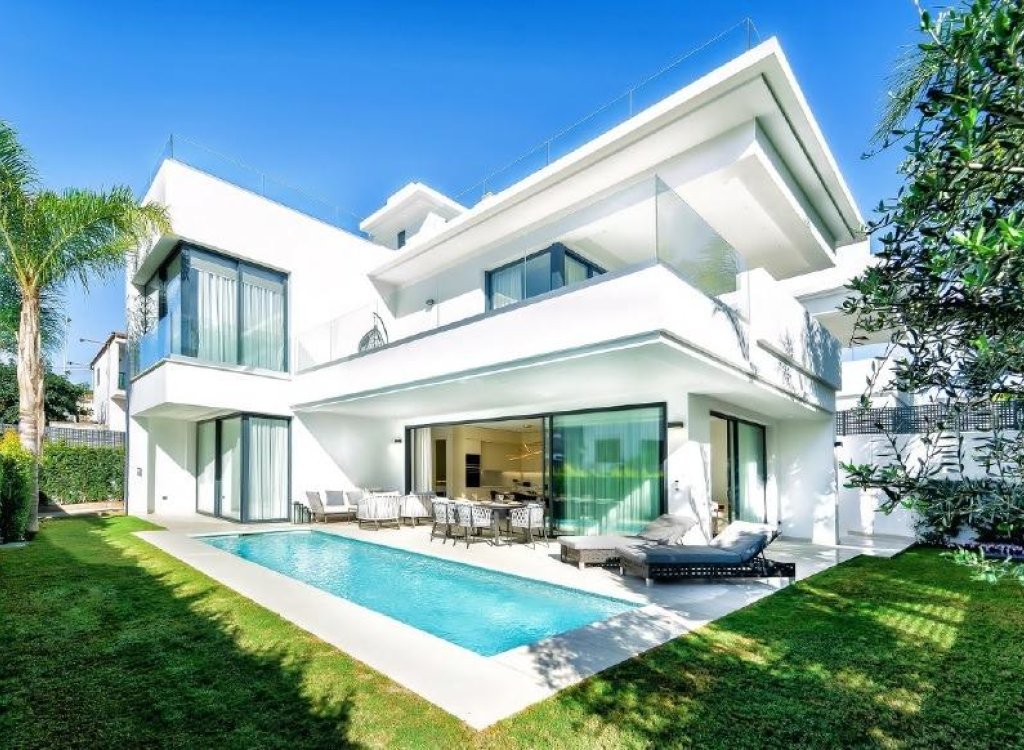 Neubau - Villa -
Marbella - Hacienda