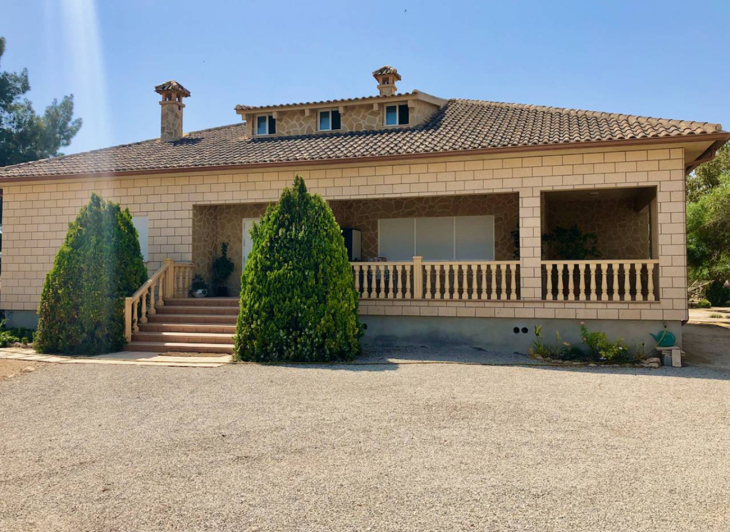 Venta - Villa -
Catral